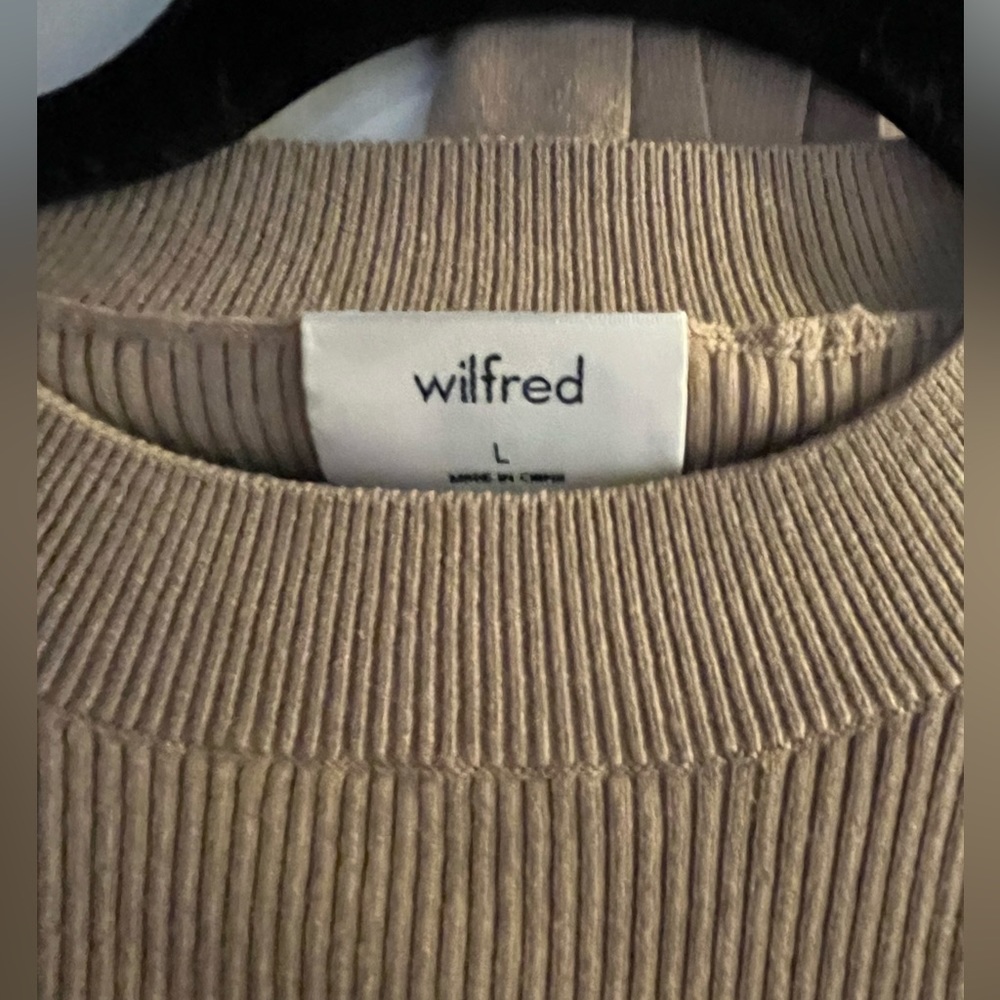 Aritzia Wilfred Long Sleeve Open back/tie top